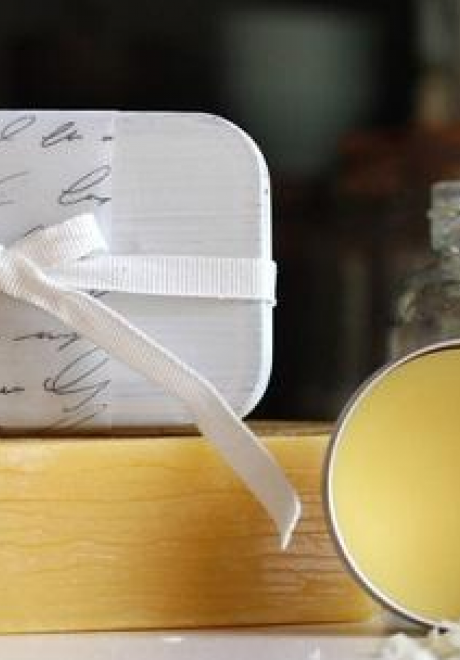 Bridal Tip: Fragrance Your Hair with Saudi Mekhmaria