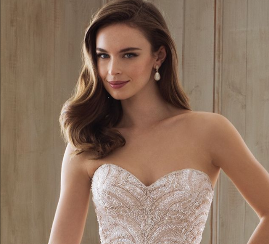 Bridal Hairstyles That Suit Every Wedding Dress Neckline