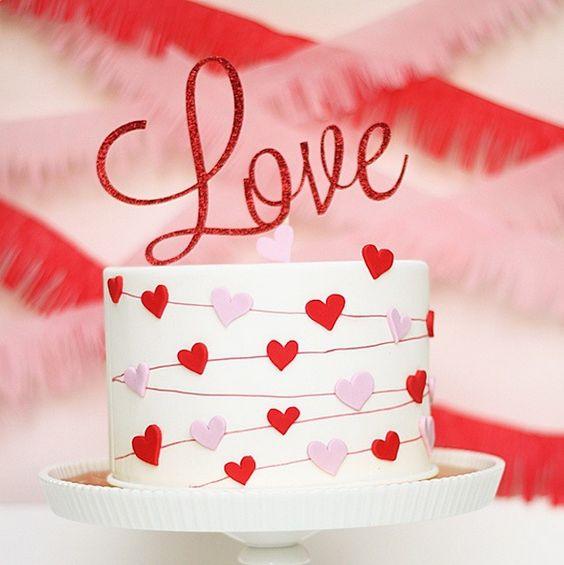 Gorgeous Valentine's Day Inspired Wedding Cakes