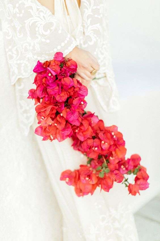 حفل زفاف بثيم أزهار البوغنفيلية