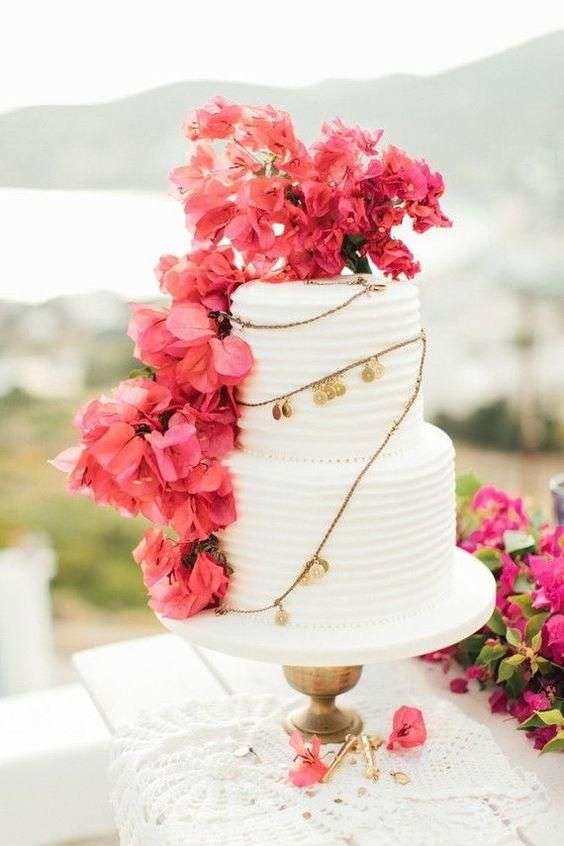 كيكة زفاف بثيم أزهار المجنونة