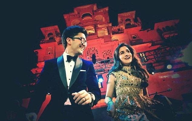 مصور يُدهش الجميع بالتقاط صور حفل زفاف بالآيفون مصور يُدهش الجميع بالتقاط صور حفل زفاف بالآيفون