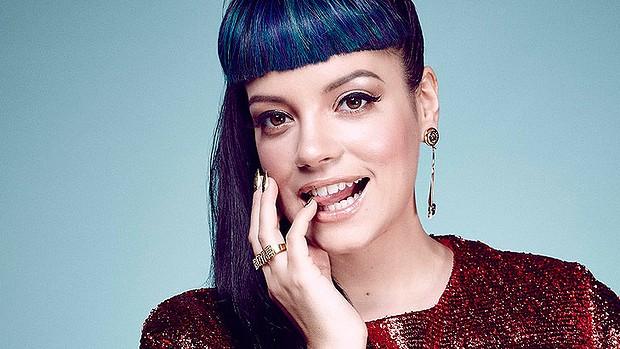 Lily Allen Steps Out Without Wedding Ring