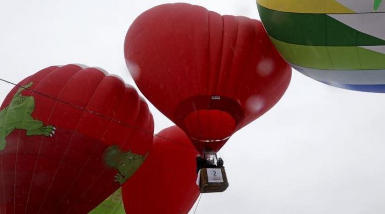 Mass Wedding in Hot Air Balloons in