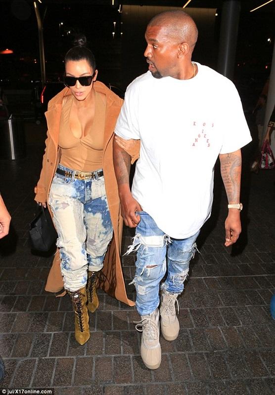 Kim Kardashian Denies Divorce From Kanye West