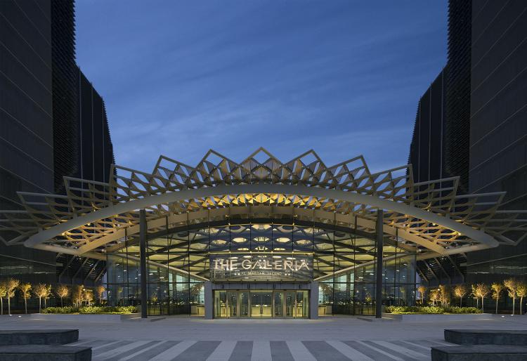 "الغاليريا" يعرض "غرفة الأناقة الافتراضية" لتعزيز تجربة تسوق مميزة