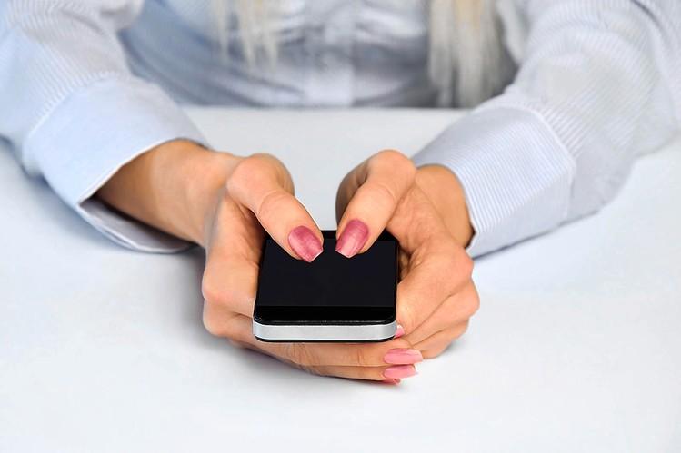 UAE Departs Woman For Going Through Her Husband's Phone