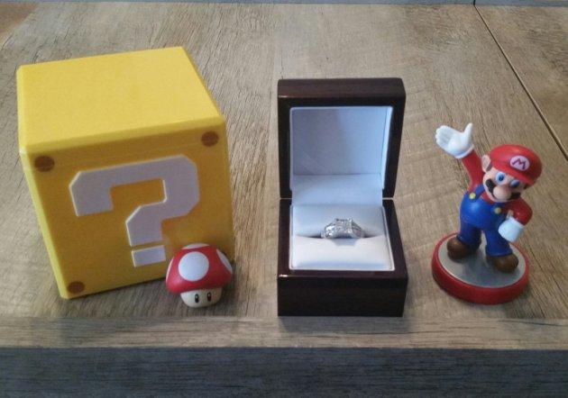 Man Proposes to Girlfriend with Super Mario Game