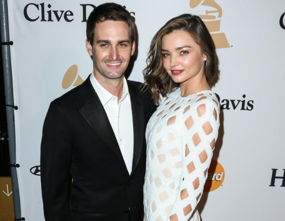 Miranda Kerr Shows Off New Engagement Ring