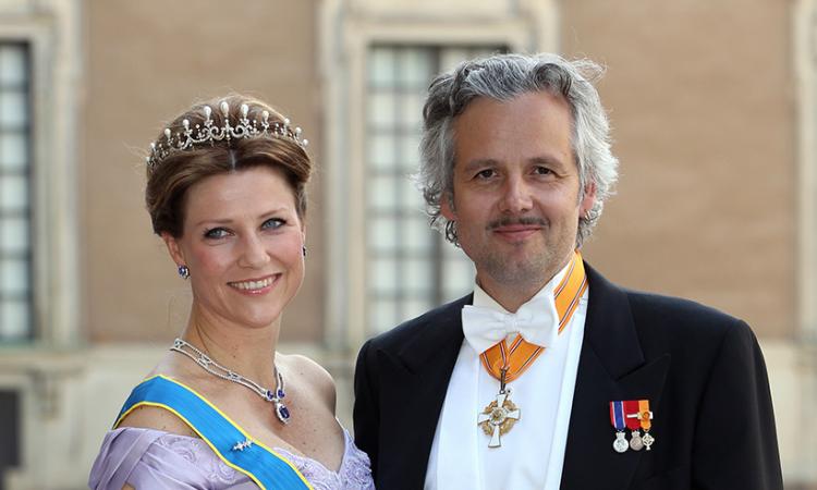 طلاق ابنة ملك الترويج الأميرة مارثا لويز
