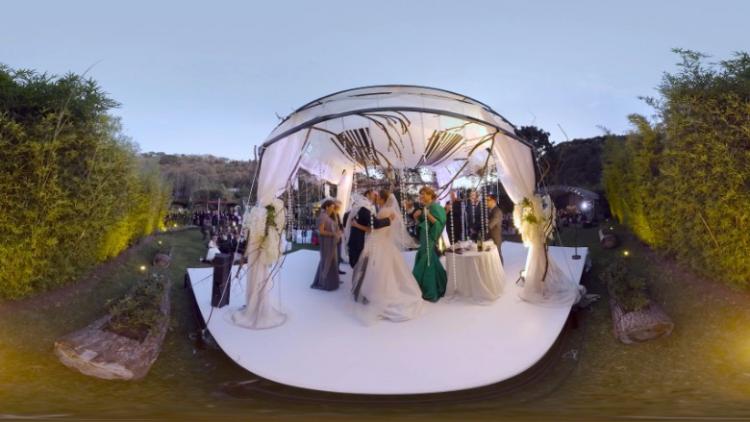 Virtual Reality Weddings Becoming Big Trend