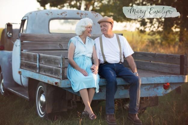 Couple Celebrates 57 Years of Marriage with Notebook Photo Shoot