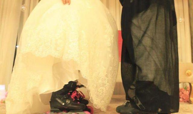 Video: Saudi Couple Get Married in Skates