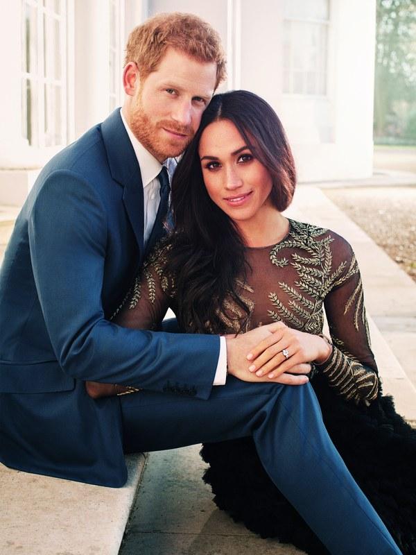 The Stunning Engagement Pictures of Prince Harry and Meghan Markle