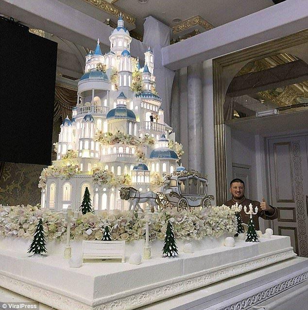 Luxury Wedding Cake Takes Over Social Media Channels