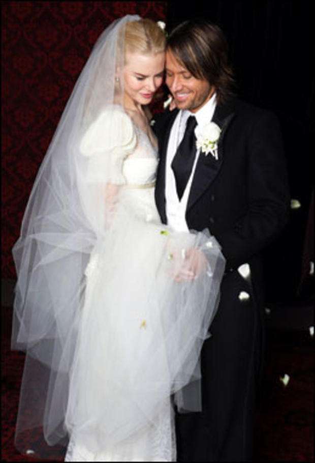Nicole Kidman Donates Wedding Dress to Artist