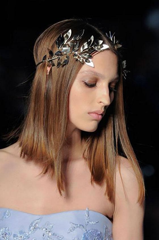 Bold Hair Accessories for The Bride From The 2016 Runways