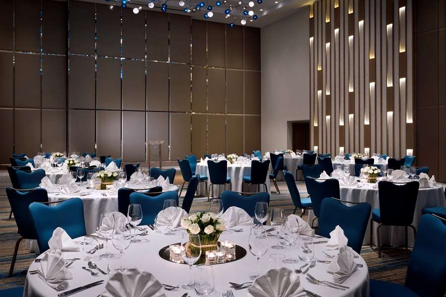 حزمة الزفاف مع قائمة طعام كلاسيك من فندق هوليدي ان دبي فيستيفال سيتي