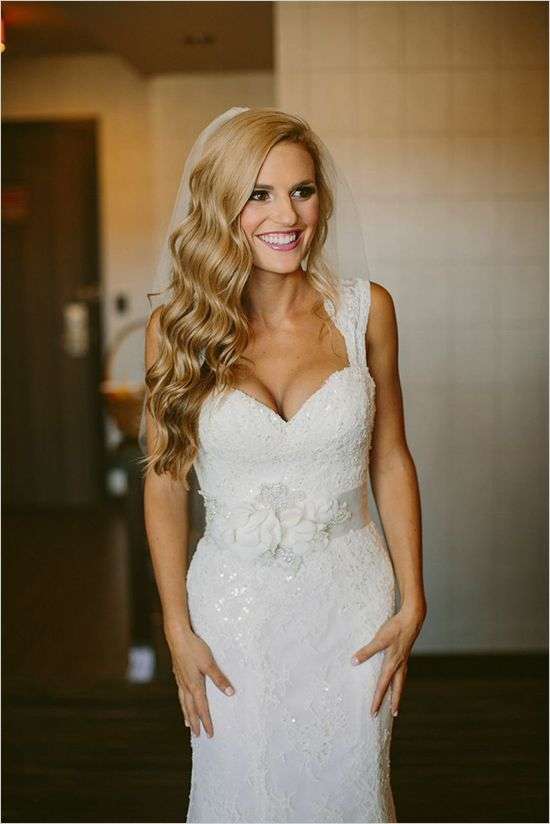 20 Ideas to Wear Your Hair Down On Your Wedding Day