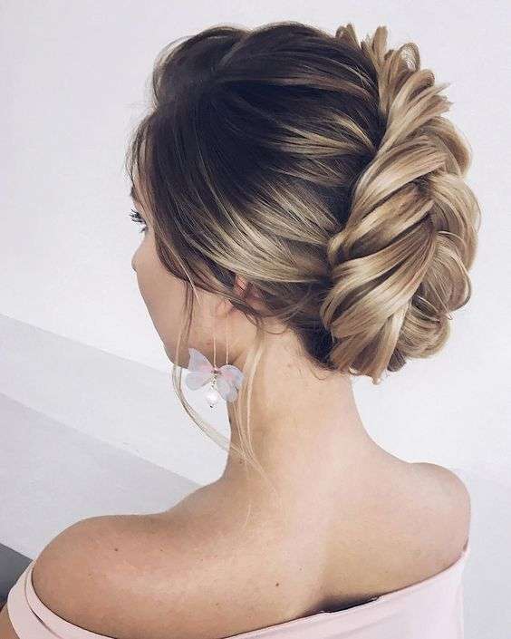 Pretty Bridal Hair Updos | Arabia Weddings