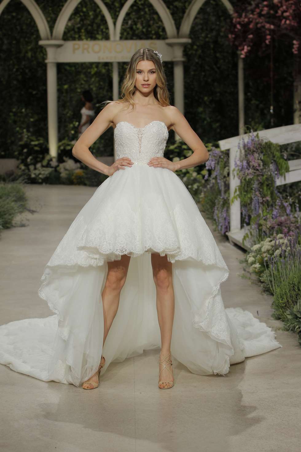 Fabulous Strapless Wedding Dresses