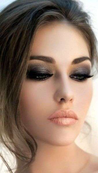 Glamorous Makeup Looks For The Arab Bride