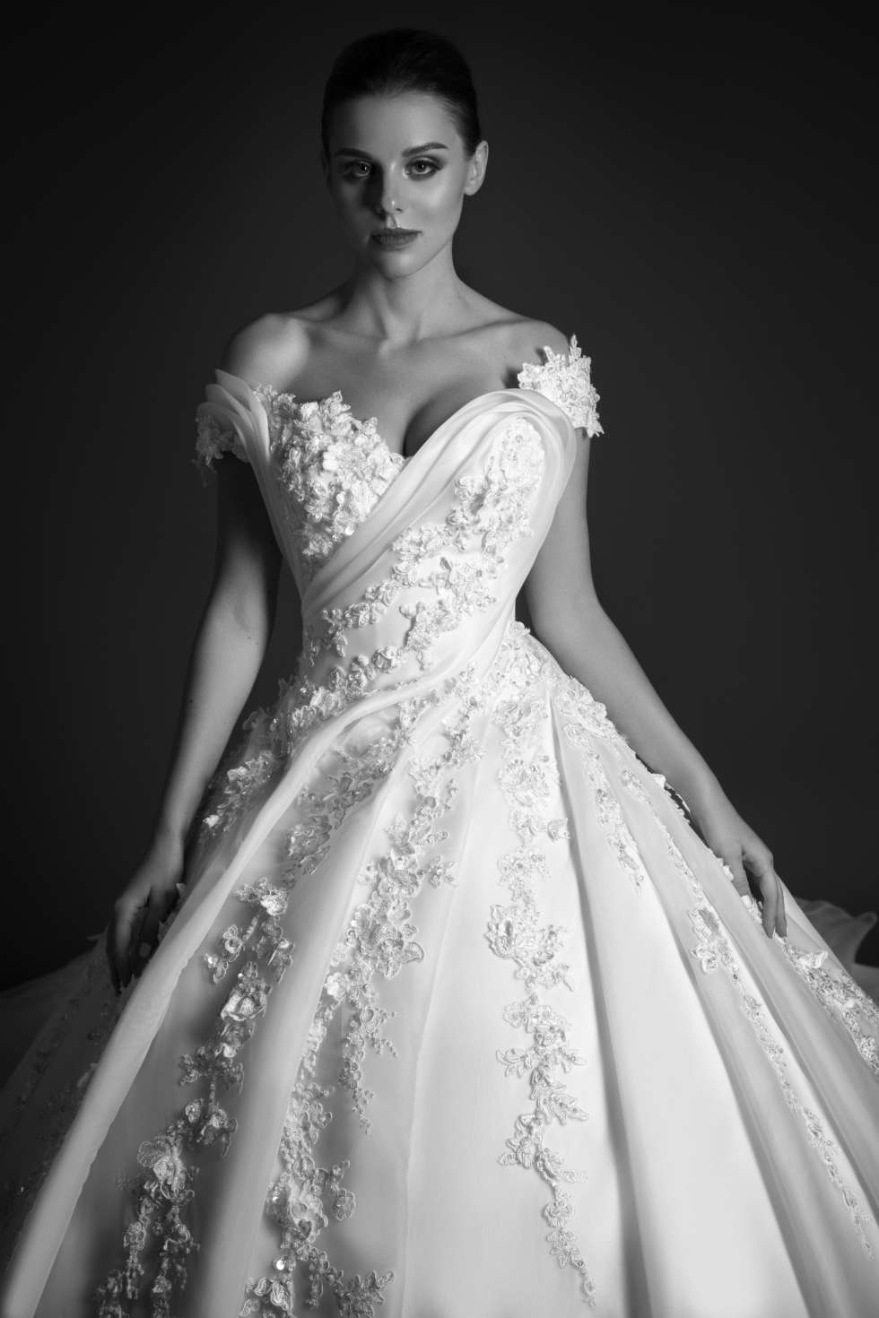 مجموعة فساتين زفاف هزار هوت كوتور لربيع وصيف 2019