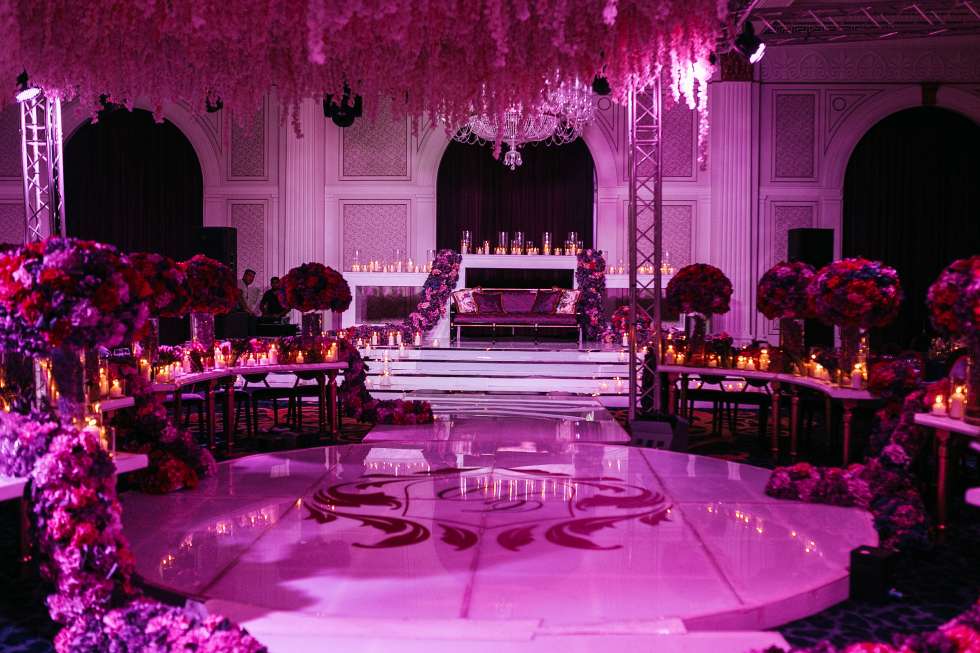 حفل زفاف ديمولا وجلاديس في دبي