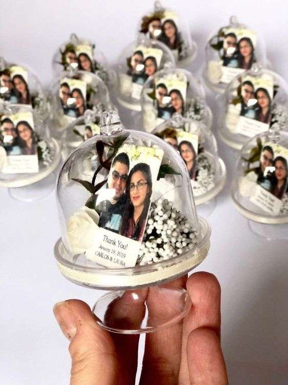 Use Snow Globes For Your Perfect Winter Wedding