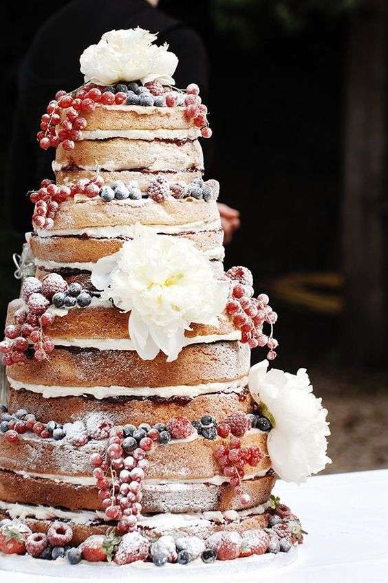 Berry Decorated Wedding Cakes For Winter