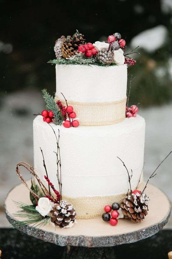 Berry Decorated Wedding Cakes For Winter