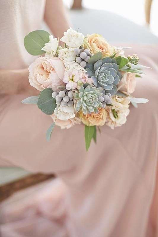 Glamorous Wedding Bouquets For The Fancy Bride