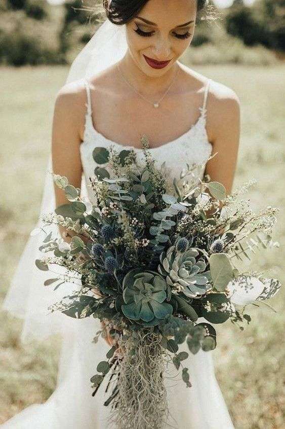 13 Fresh Greenery Wedding Bouquets