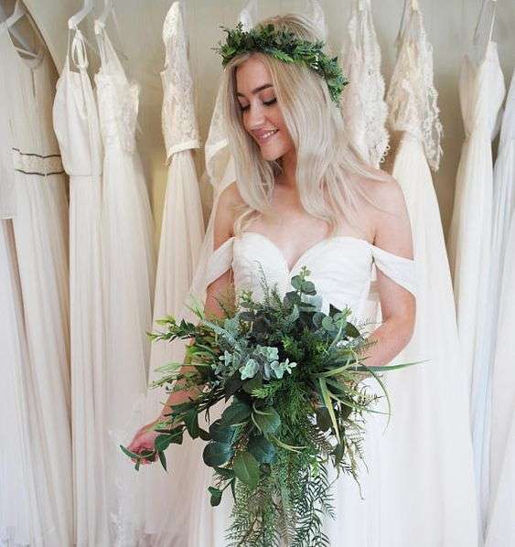 13 Fresh Greenery Wedding Bouquets