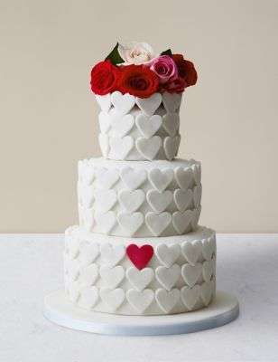 Gorgeous Valentine's Day Inspired Wedding Cakes