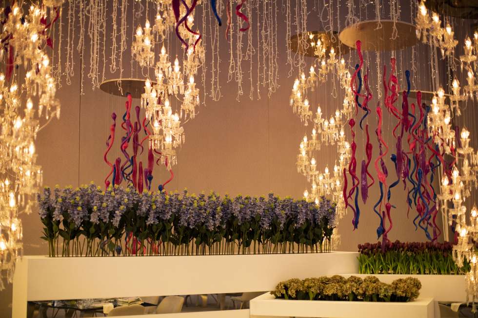 حفل زفاف مزين بالكريستال الملون في قطر