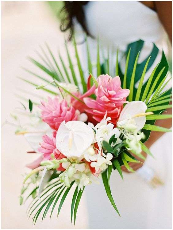 10 Tropical Wedding Bouquet Ideas