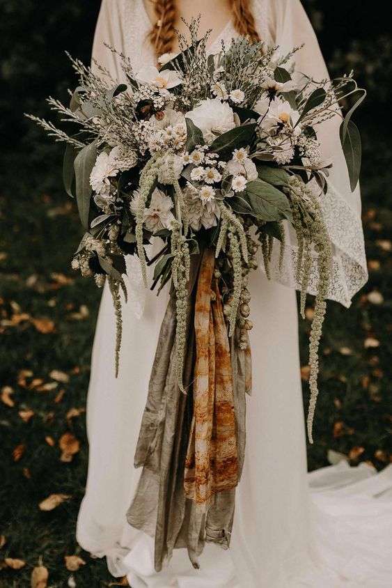 15 Wildflower Wedding Bouquets