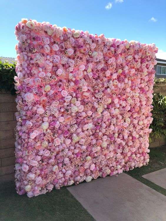 Wedding Flower Trend: Flower Wall for Your Wedding Day