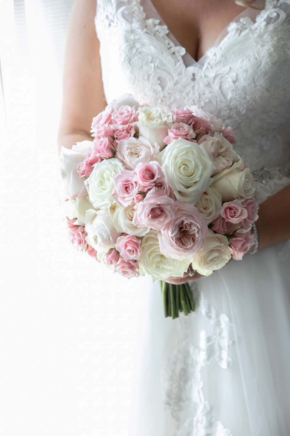 14 Romantic Pink Wedding Bouquets