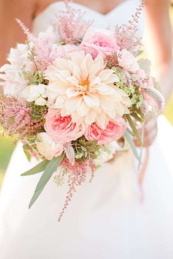 14 Romantic Pink Wedding Bouquets