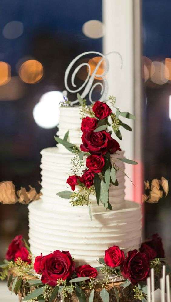 Your Elegant Wedding Flower: Red Roses