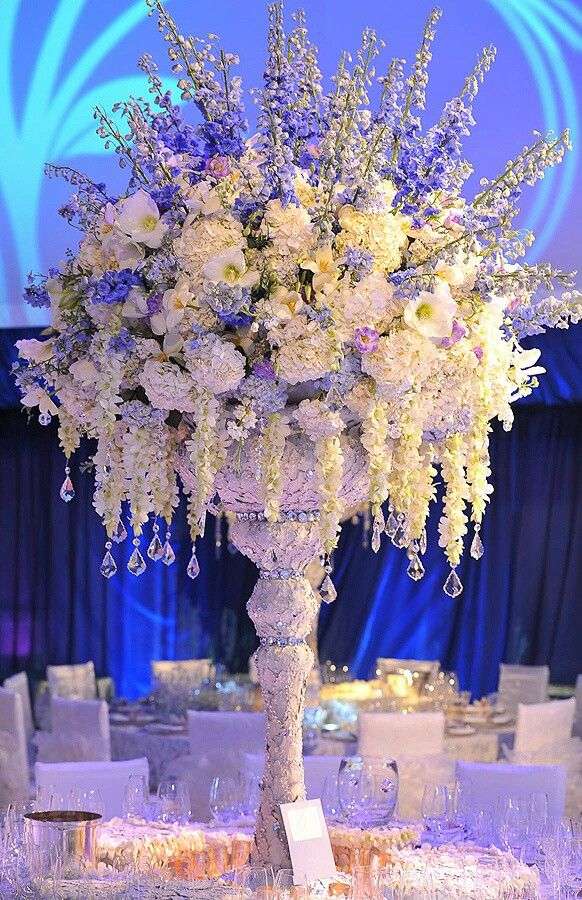 Statement Flower Centerpieces For Your Wedding