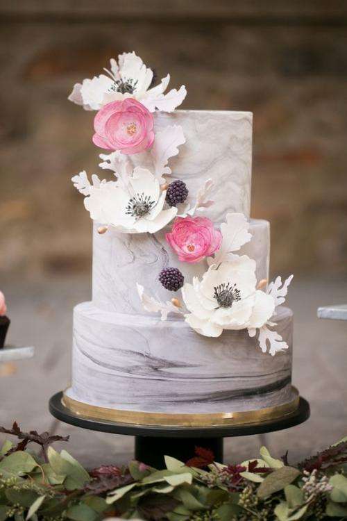 16 Stunning Marble Wedding Cakes