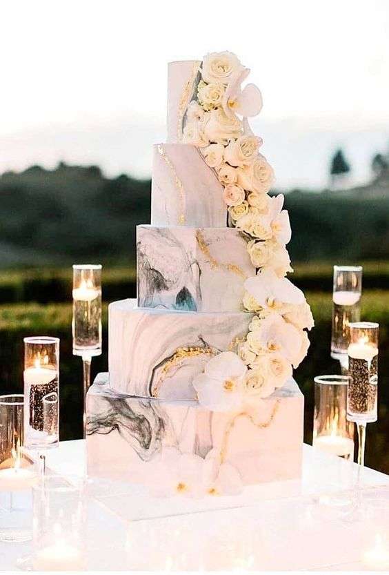 كيكات زفاف مذهلة بأسطح رخامية
