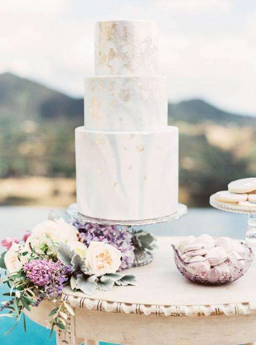 16 Stunning Marble Wedding Cakes