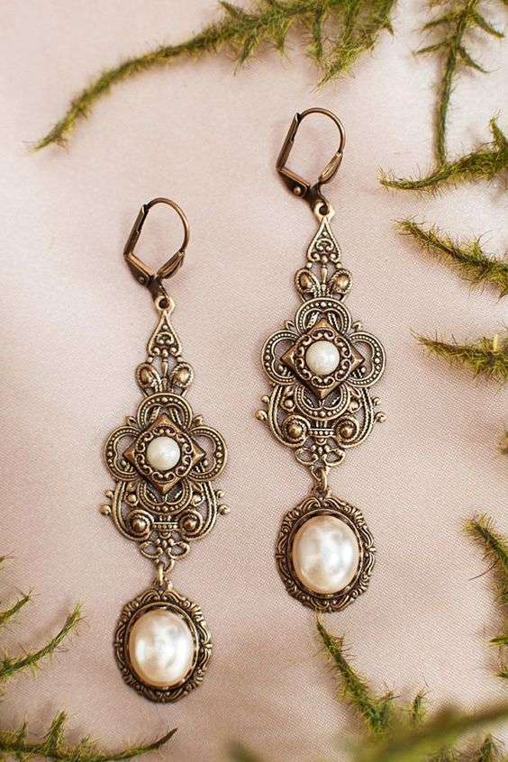 Vintage Jewelry for Your Wedding