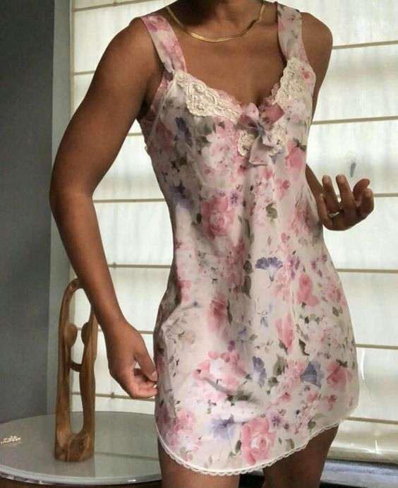 موديلات فساتين نوم للعروس بطبعات