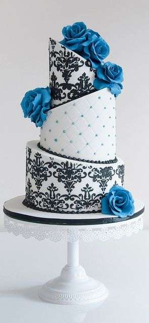 Topsy Turvy Wedding Cakes 8