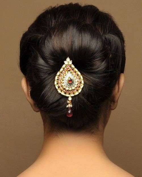 15 Statement Accessories To Glam Up Your Simple Bridal Hairstyles |  WeddingBazaar